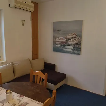 Homestay Nera Apartment